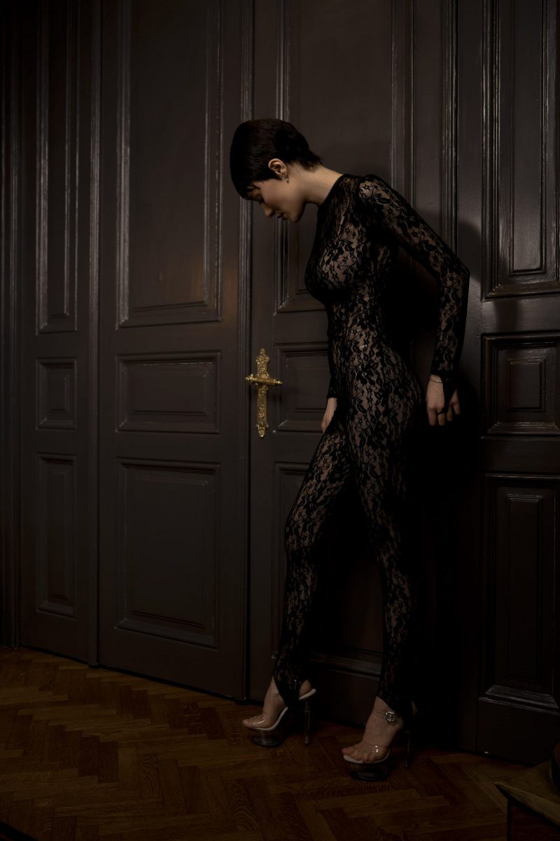 Chaotic-Overall-Roses-Spikes-2